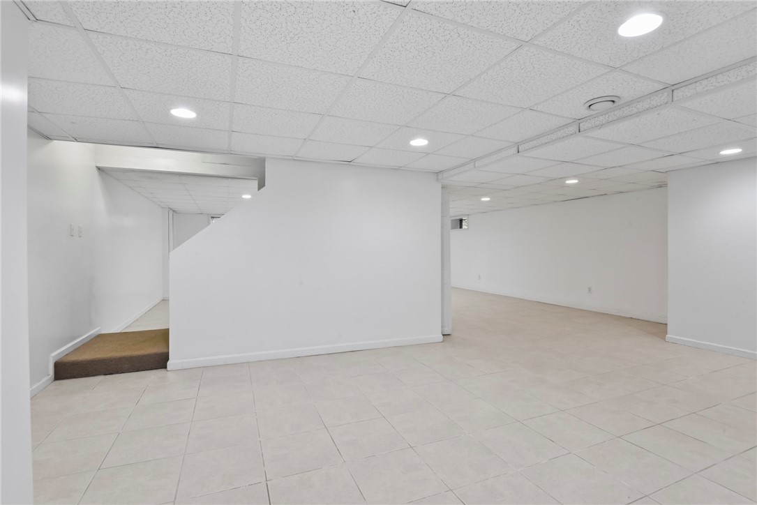 2360 Middle Road East Greenwich, RI 02818 - Photo 40 of 43