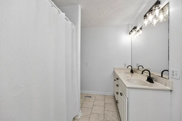 $1,950 | 197 Red Jacket Trace, Murfreesboro, TN 37127