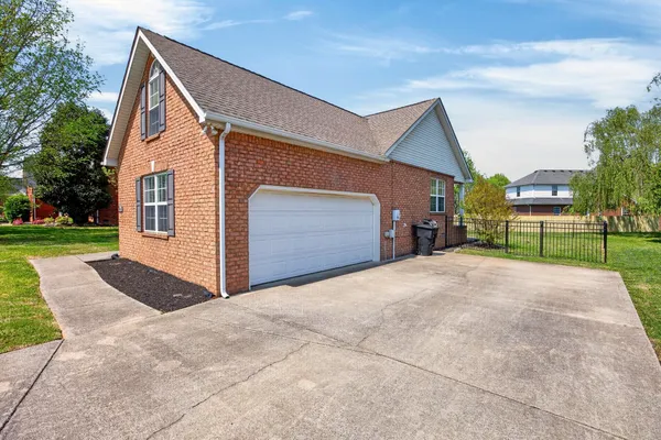 $1,950 | 197 Red Jacket Trace, Murfreesboro, TN 37127