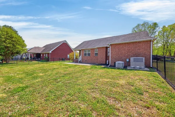 $1,950 | 197 Red Jacket Trace, Murfreesboro, TN 37127