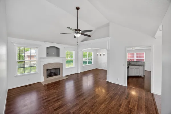 $1,950 | 197 Red Jacket Trace, Murfreesboro, TN 37127