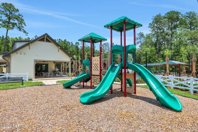 a view of a tennis court