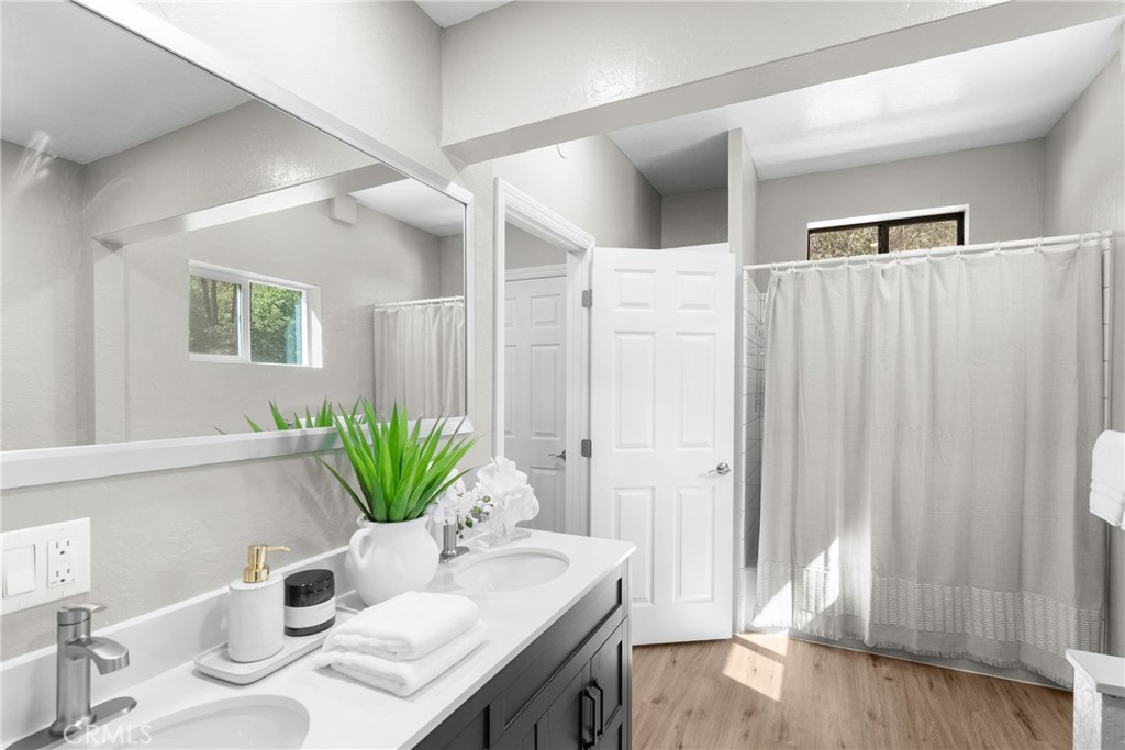 2146 Cowper Street Cambria, CA 93428 - Photo 15 of 46 Updated bathrooms throughout