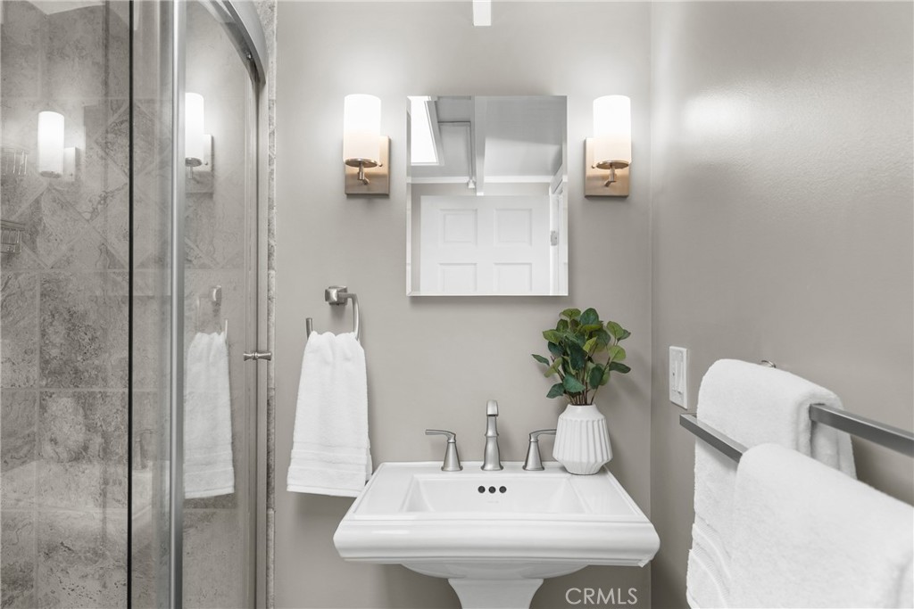 2146 Cowper Street Cambria, CA 93428 - Photo 21 of 46 Guest Bath Upstairs, updated