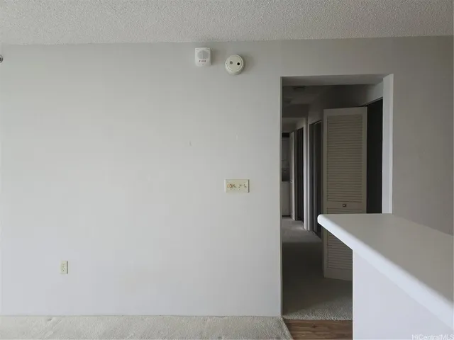 $2,500 | 3009 Ala Makahala Place, Unit 911, Honolulu, HI 96818