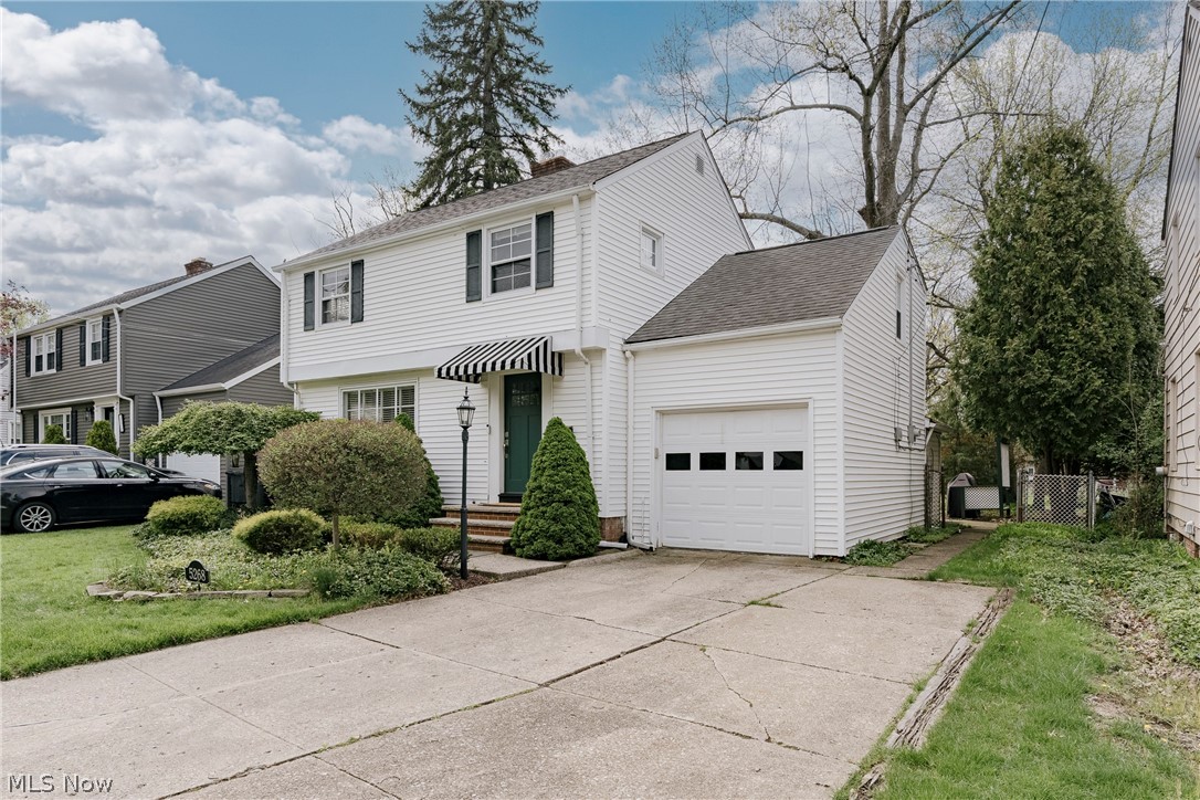 5268 Edenhurst Road Lyndhurst, OH 44124 - Photo 2 of 39