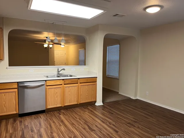 $1,475 | 11039 Andover Peak, San Antonio, TX 78254