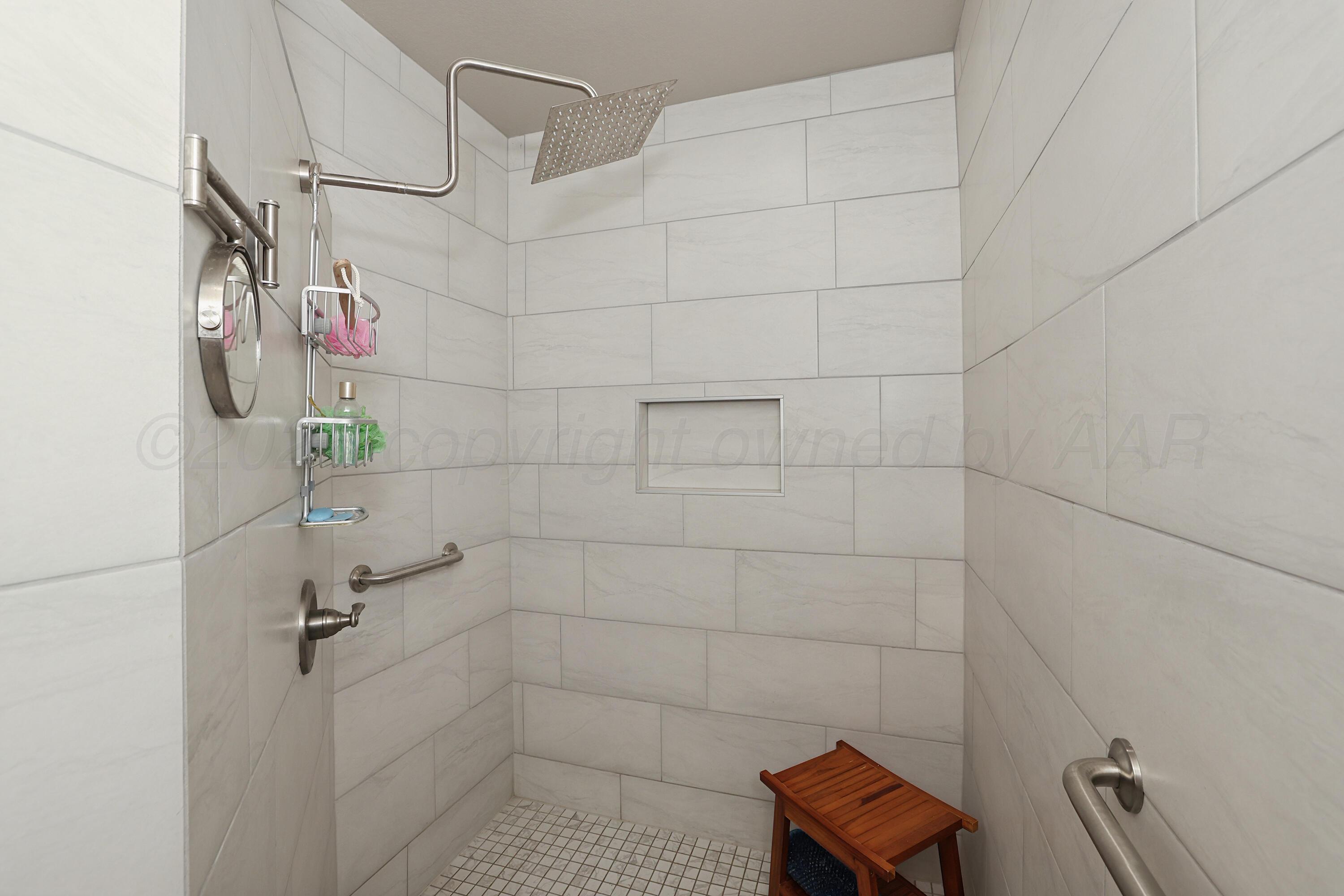 13466 Antenor Road Amarillo, TX 79124 - Photo 23 of 48 21-Primary Bath Shower