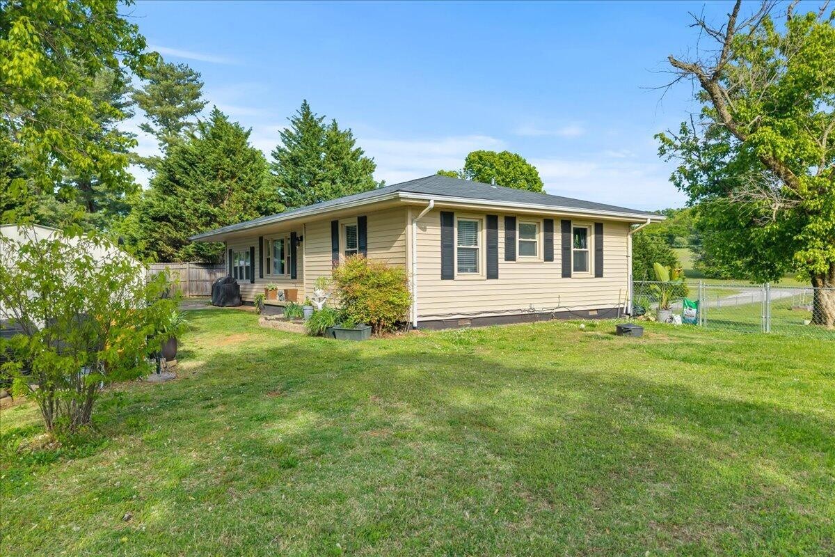 350 Stephens Road Greenback, TN 37742 - Photo 6 of 36