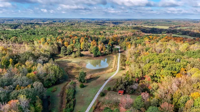 a view of residential houses with outdoor space