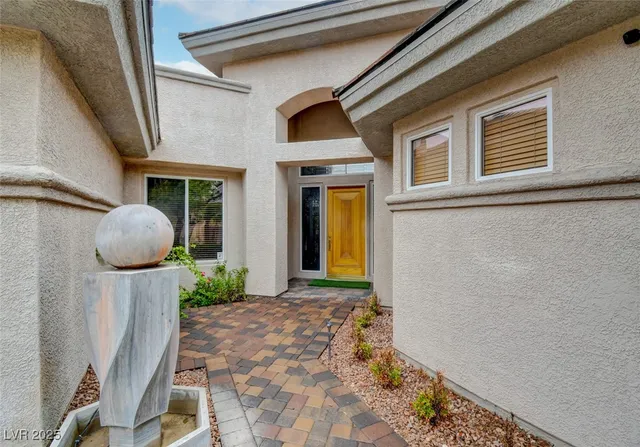 $4,500 | 304 Mesa Rim Court, Las Vegas, NV 89144