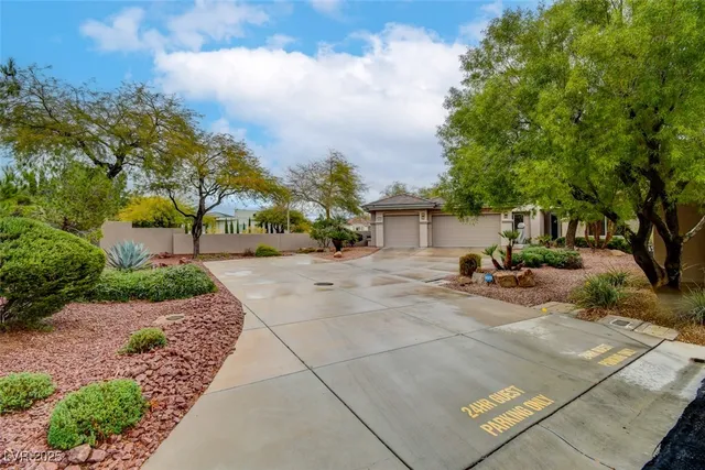 $4,500 | 304 Mesa Rim Court, Las Vegas, NV 89144