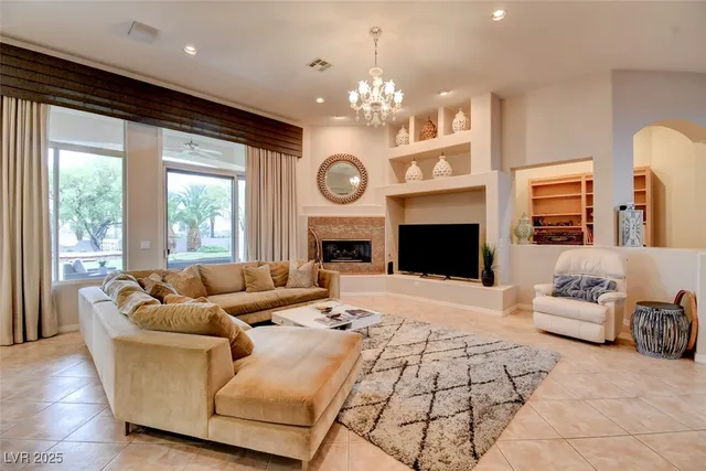 $4,500 | 304 Mesa Rim Court, Las Vegas, NV 89144