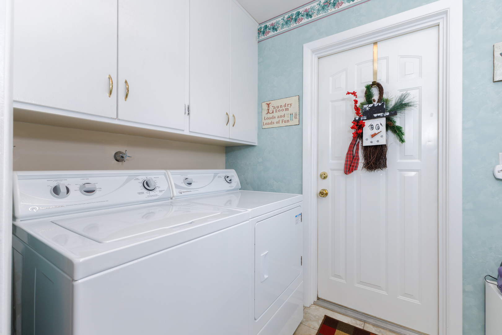 305 Granada Road Bloomington, IL 61701 - Photo 15 of 36 a utility room with dryer and washer