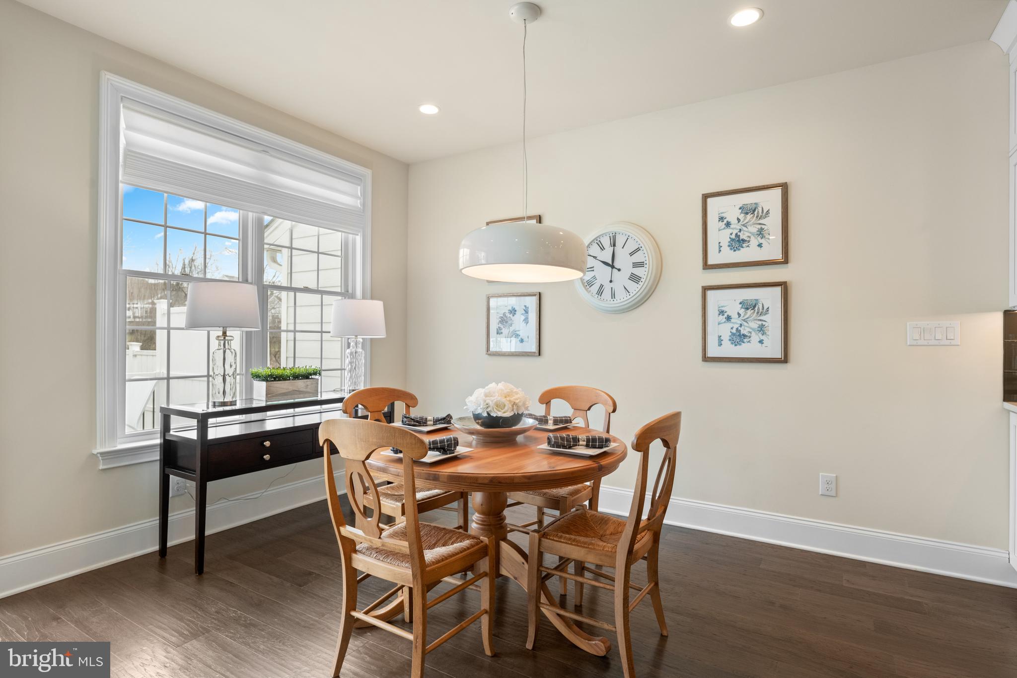 3860 Meadow View Farm Road Newtown Square, PA 19073 - Photo 16 of 40 a dining room with furniture and window