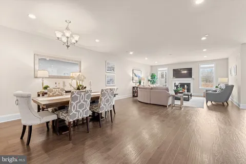 $1,350,000 | 3860 Meadow View Farm Road, Newtown Square, PA 19073