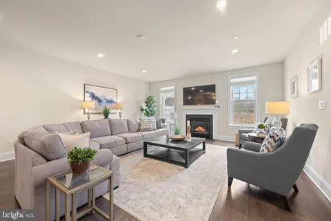 $1,350,000 | 3860 Meadow View Farm Road, Newtown Square, PA 19073