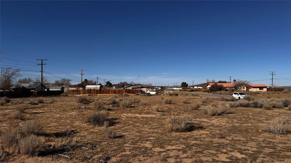 13103 Margo North Edwards, CA 93523 - Photo 5 of 8