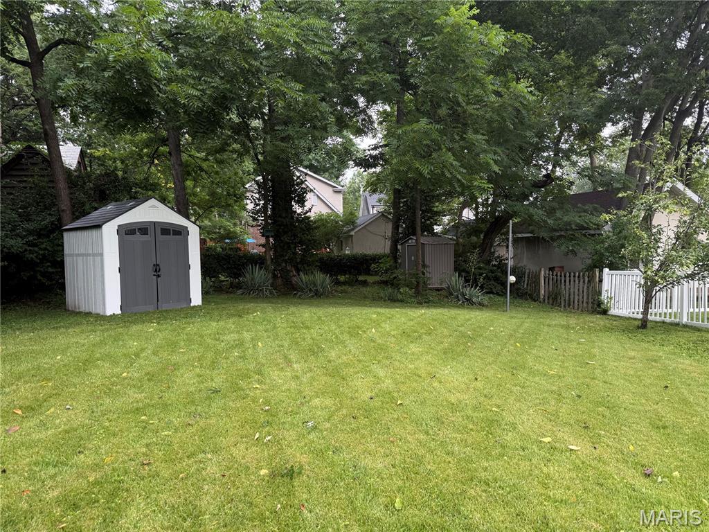 329 Stark Court Webster Groves, MO 63119 - Photo 16 of 27