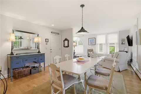 $3,000 | 158 Narragansett Avenue, Unit I, Newport, RI 02840