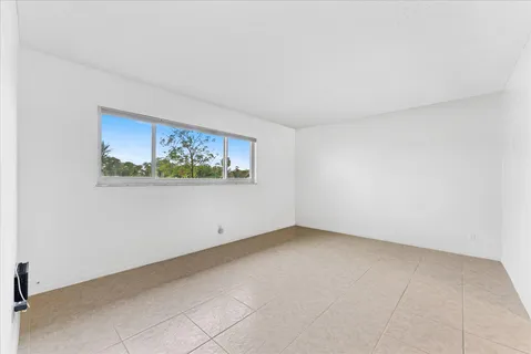 $135,000 | 7807 Golf Cir Drive, Unit 109, Margate, FL 33063