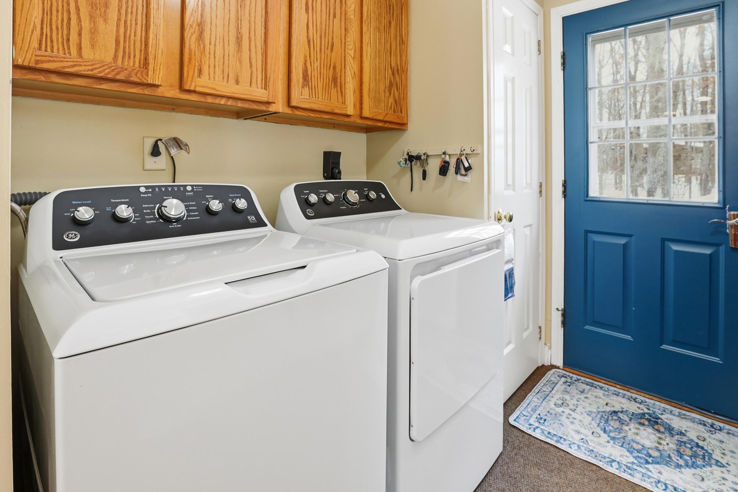 378 School Street Berwick, ME 03901 - Photo 15 of 58 Laundry/Mud Room