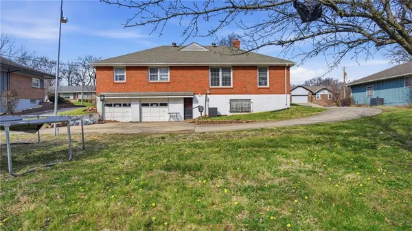 $273,500 | 6305 Ralston Avenue, Raytown, MO 64133