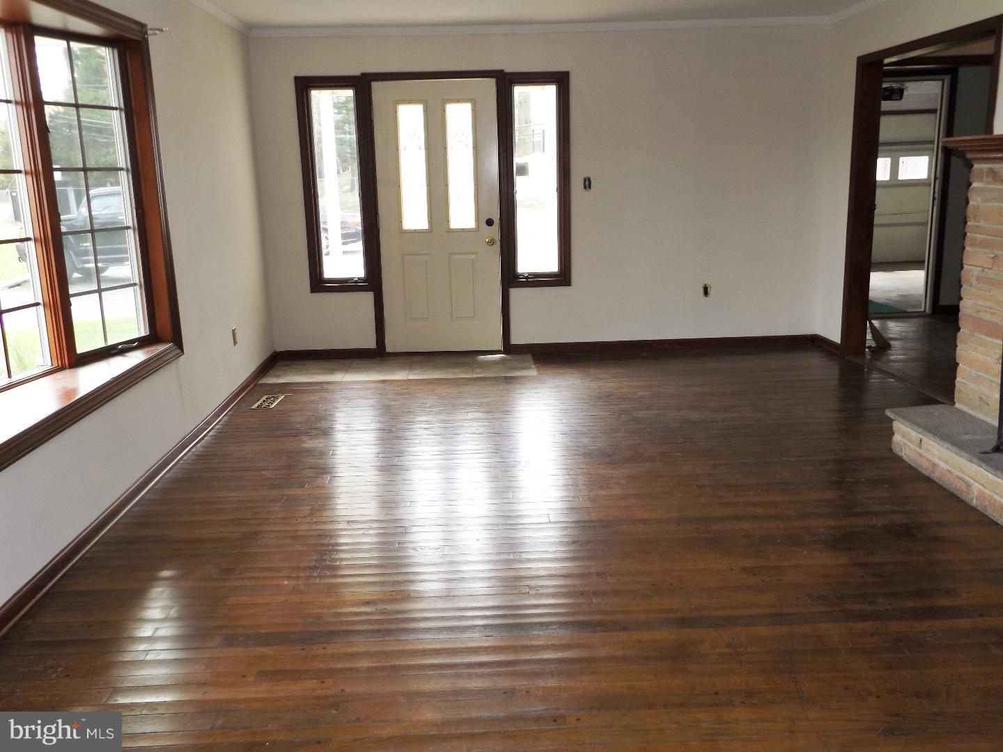 530 East Street Road Warminster, PA 18974 - Photo 2 of 25 Gallery Image 2