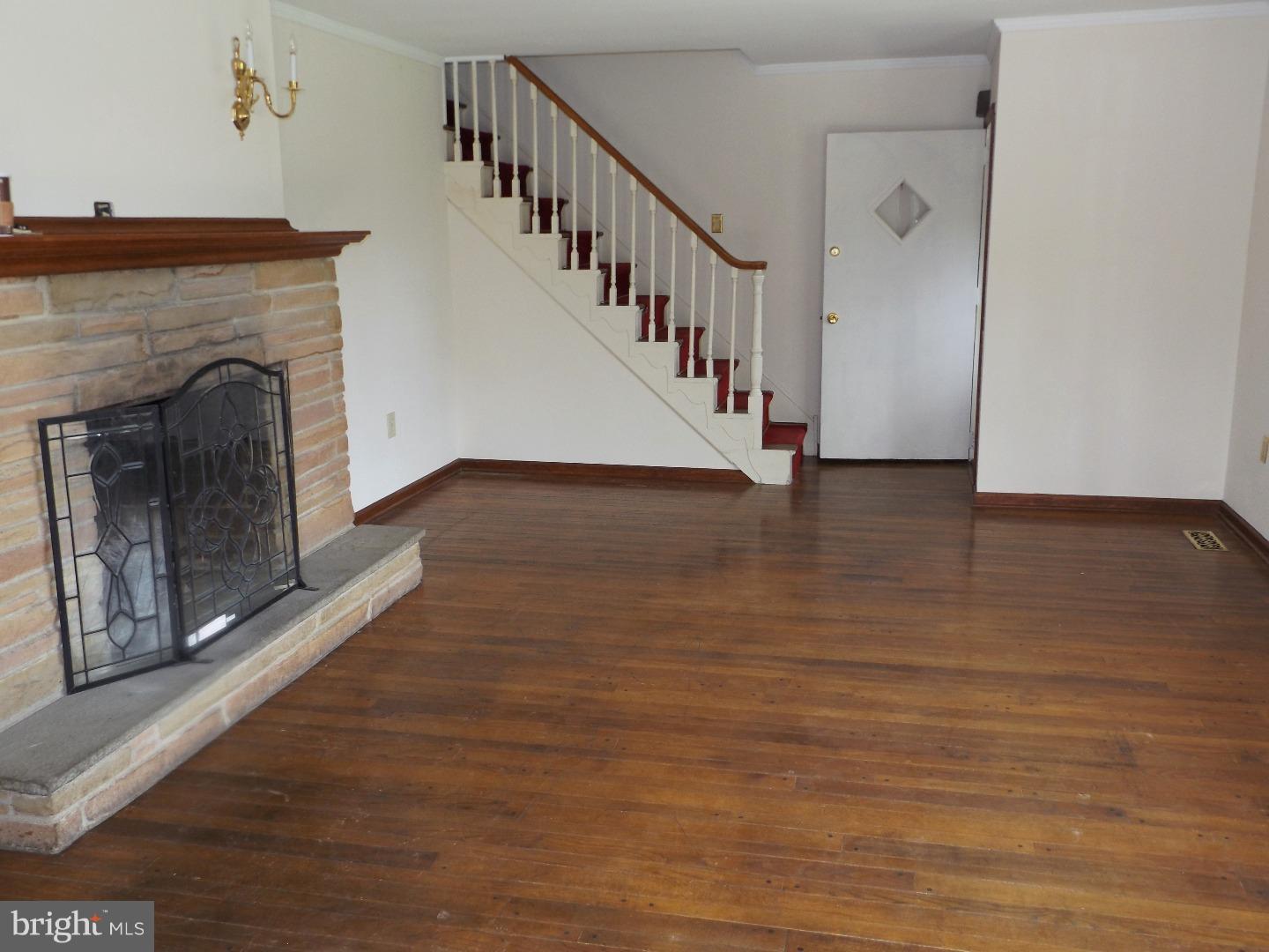 530 East Street Road Warminster, PA 18974 - Photo 3 of 25 Gallery Image 3