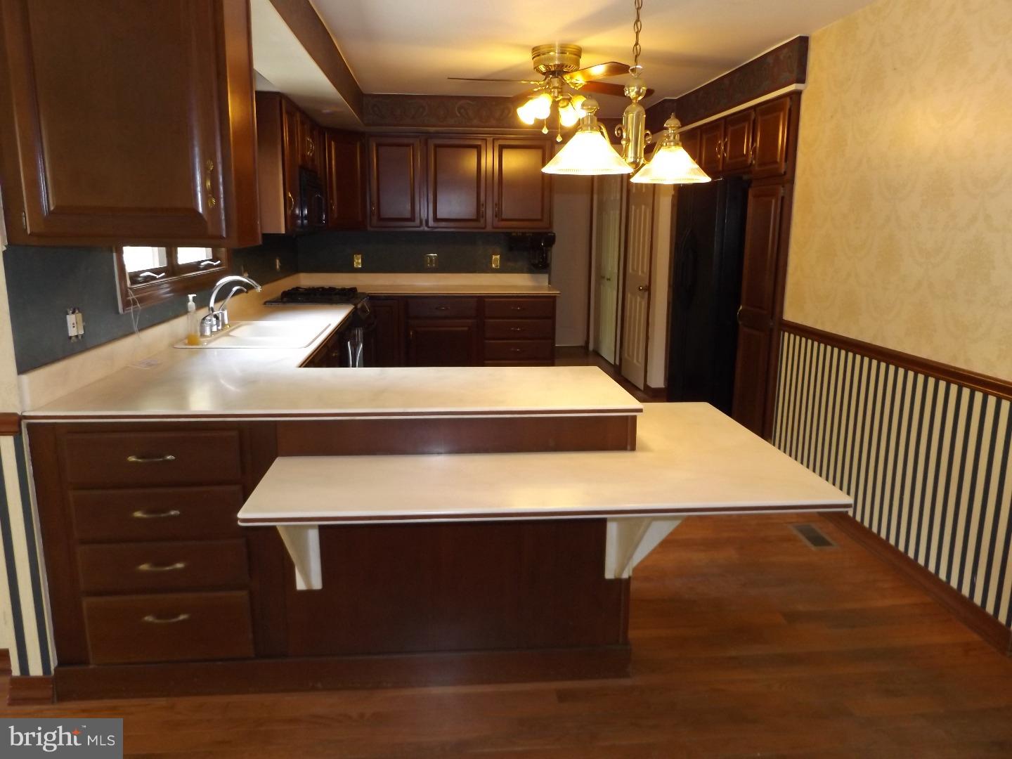 530 East Street Road Warminster, PA 18974 - Photo 7 of 25 Gallery Image 7