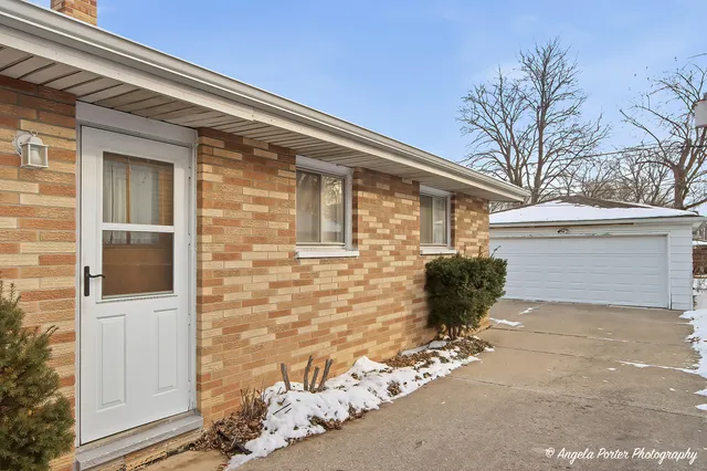$249,900 | 2015 North Jackson Street, Waukegan, IL 60087