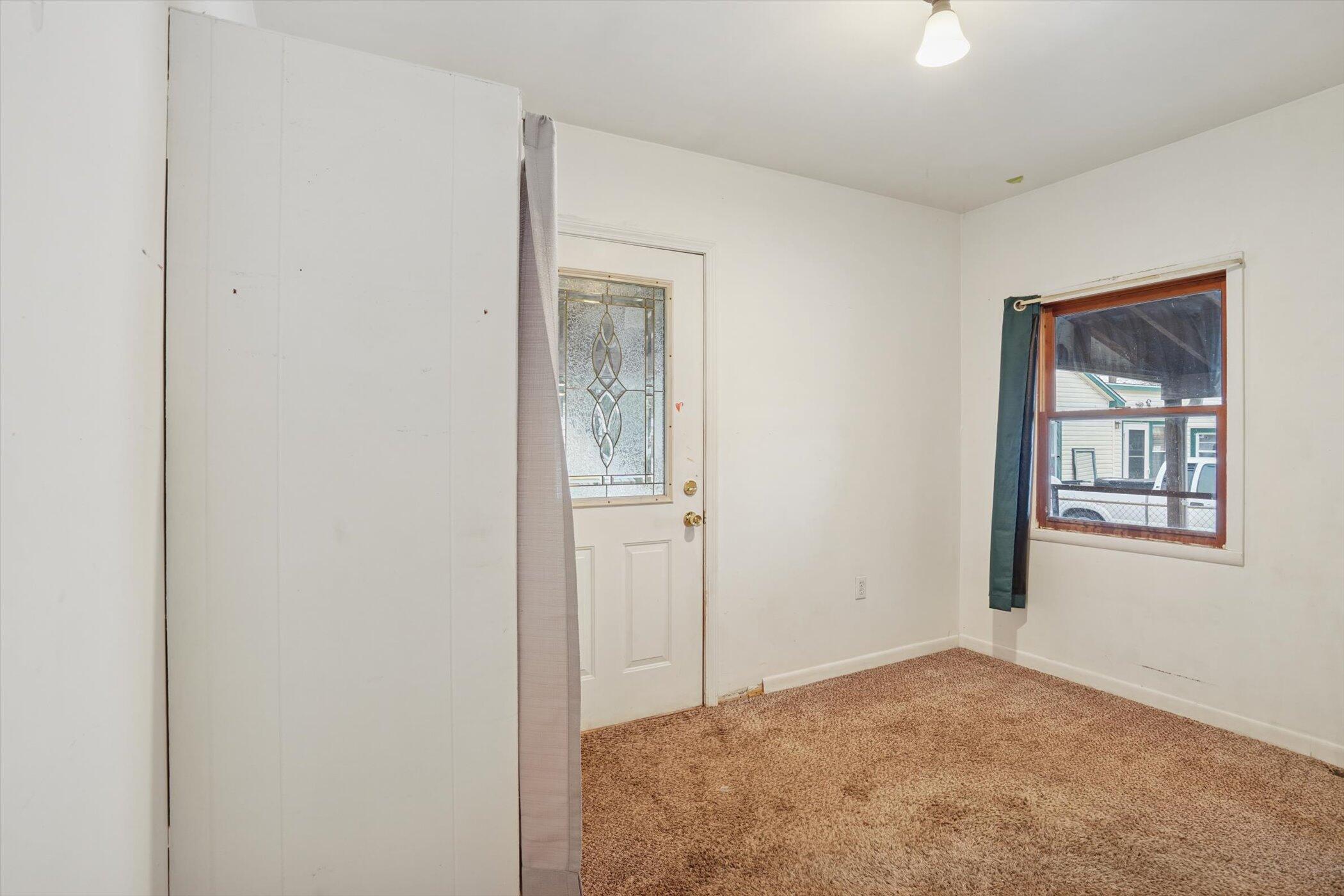 1306 Franklin Avenue Albion, MI 49224 - Photo 9 of 12 09-1306-Franklin-Ave-Albion-MI-49224-Win