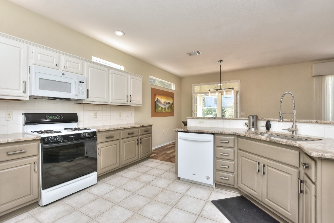 116 Dandelion Drive Georgetown, TX 78633 - Photo 15 of 31