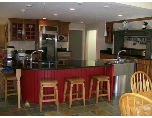 19 Clearing Farm Road Kingston, MA 02364 - Photo 3 of 9 Gallery Image 3