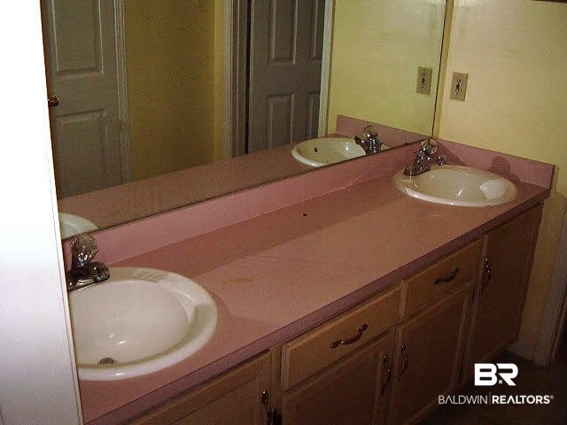 135 Richmond Road Daphne, AL 36526 - Photo 8 of 13 Master Bathroom