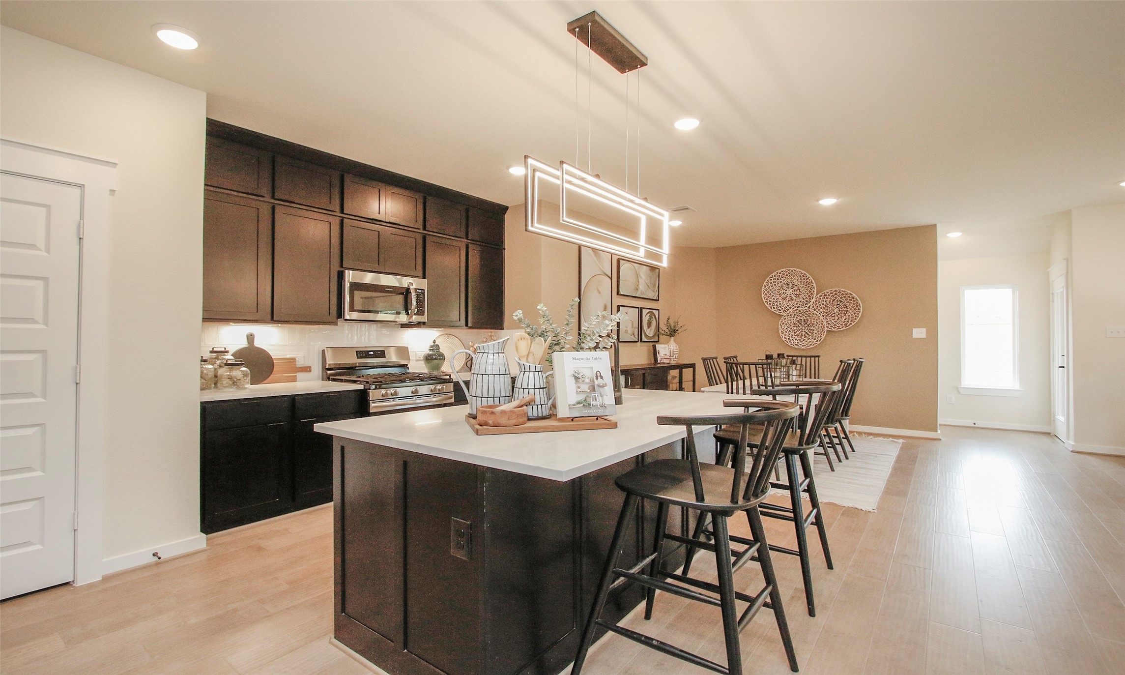 4024 Colony Riv Rock Boulevard Pinehurst, TX 77362 - Photo 3 of 20