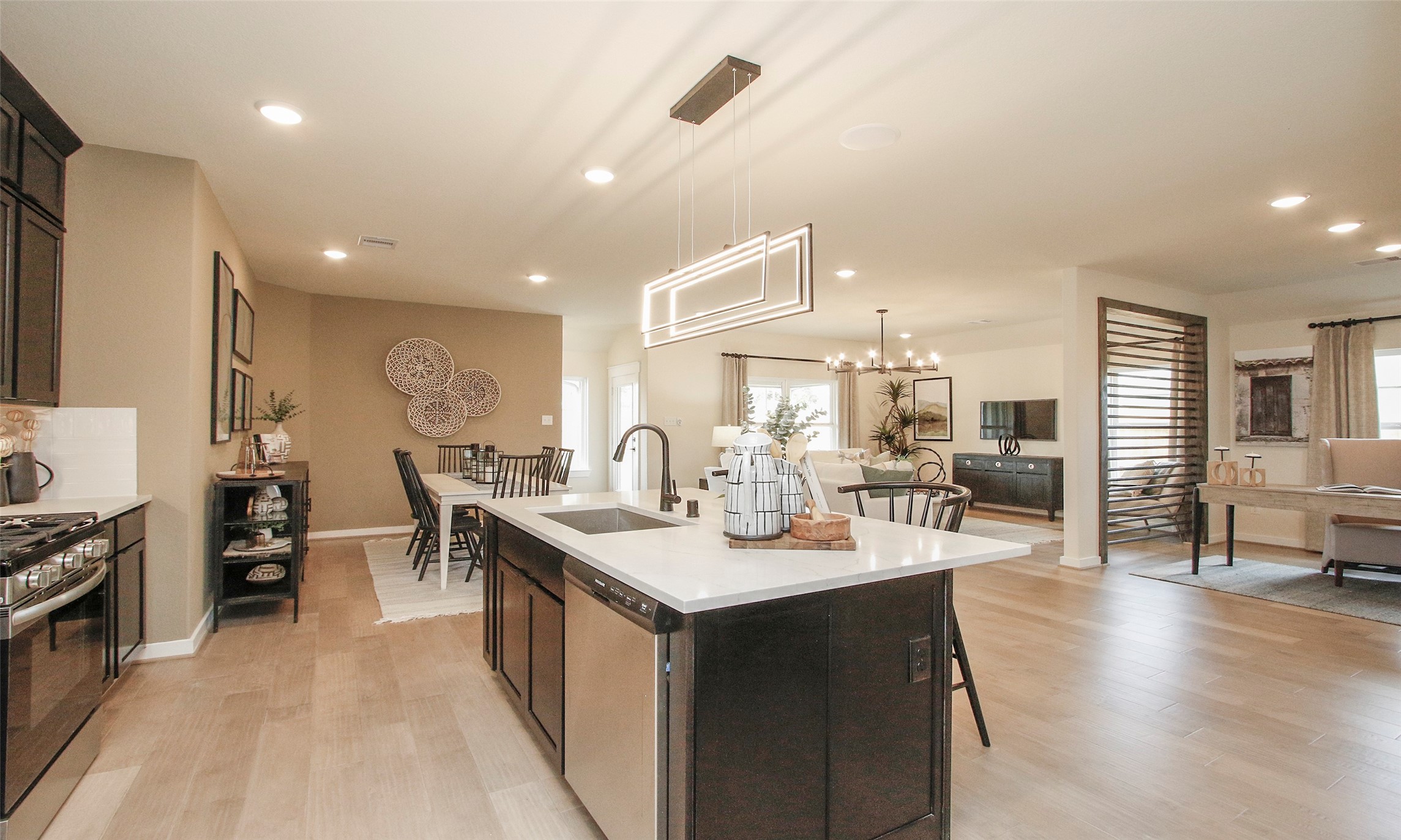 4024 Colony Riv Rock Boulevard Pinehurst, TX 77362 - Photo 7 of 20