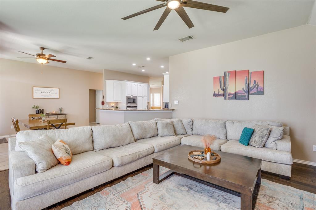 779 Little Ridge Court Burleson, TX 76028 - Photo 20 of 40