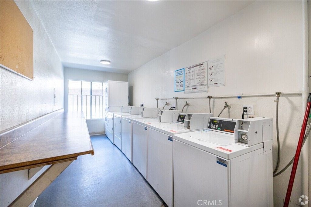 19050 Sherman Way Reseda, CA 91335 - Photo 11 of 12