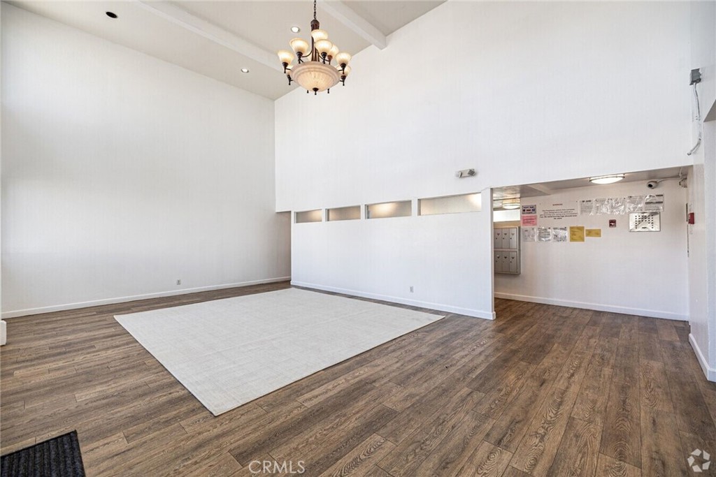 19050 Sherman Way Reseda, CA 91335 - Photo 2 of 12