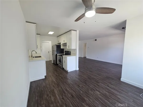 $1,795 | 19050 Sherman Way, Reseda, CA 91335