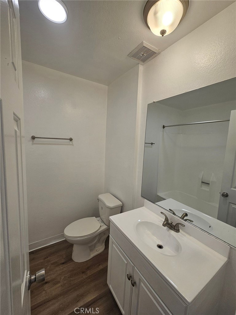 19050 Sherman Way Reseda, CA 91335 - Photo 5 of 12