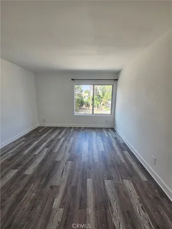 $1,795 | 19050 Sherman Way, Reseda, CA 91335