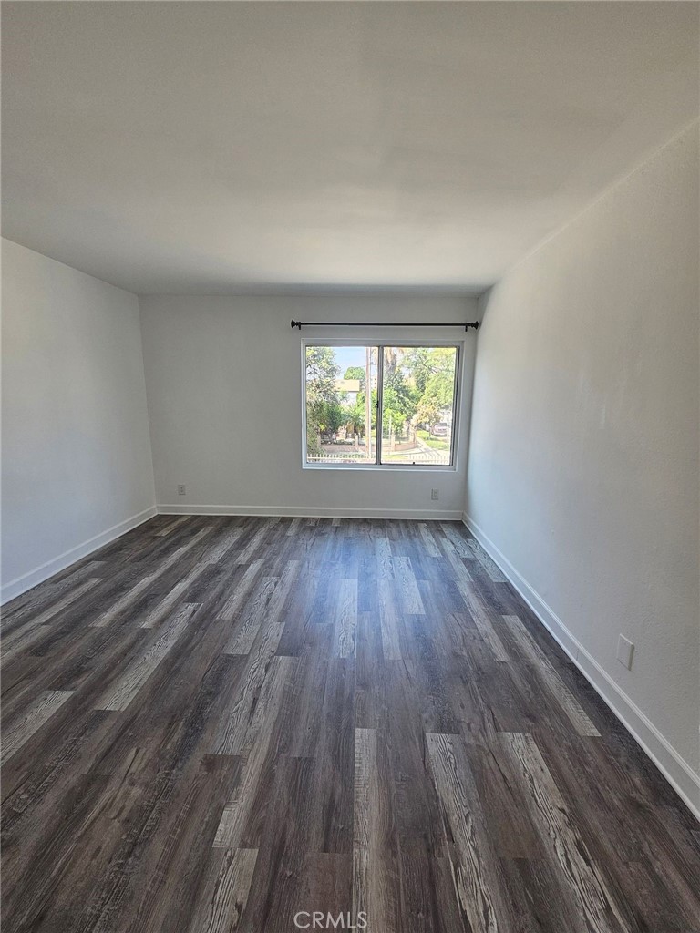 19050 Sherman Way Reseda, CA 91335 - Photo 7 of 12