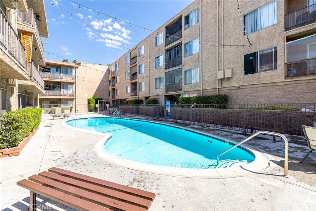19050 Sherman Way Reseda, CA 91335 - Photo 9 of 12