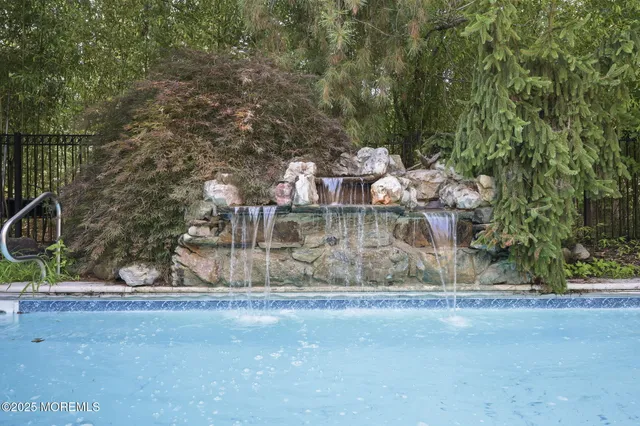 $1,070,000 | 7 Trumbull Court, Jackson, NJ 08527