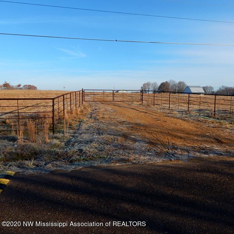 1560 Merry Hill Ranch Road Senatobia, MS 38668 - Photo 3 of 49 Gallery Image 3