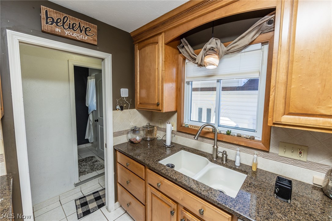 6468 South Canterbury Road Parma, OH 44129 - Photo 8 of 27