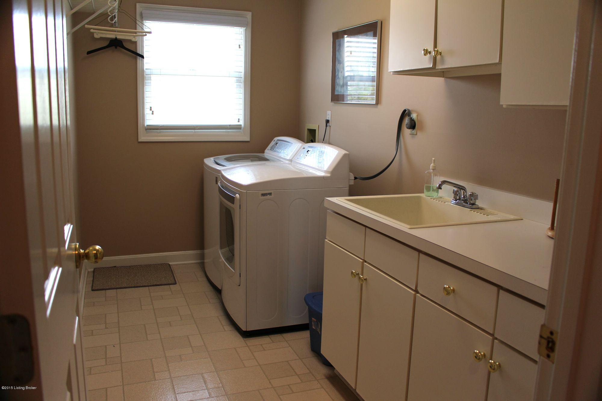 15601 Deer Run Road Louisville, KY 40299 - Photo 32 of 51 laundry