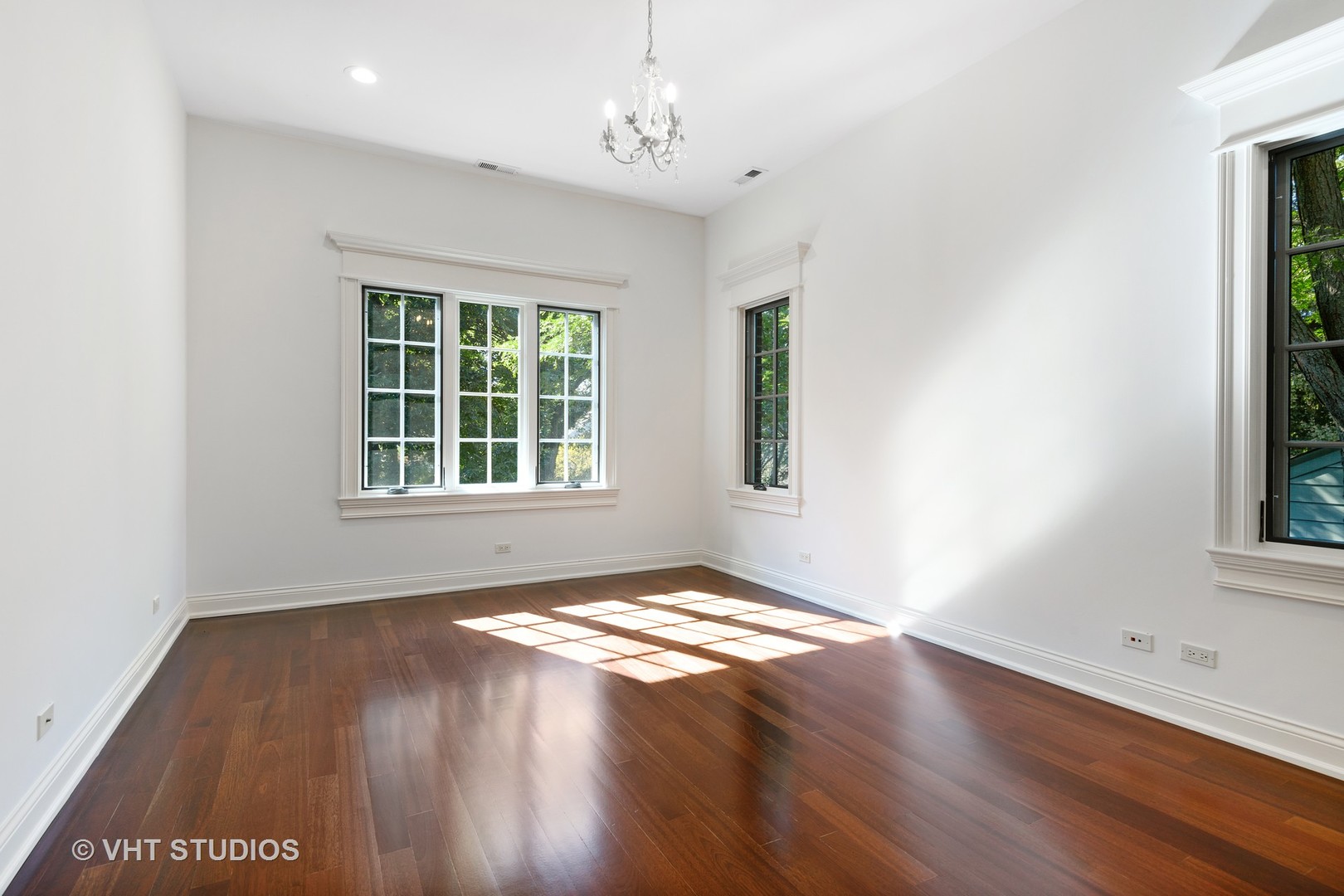 900 Seneca Road Wilmette, IL 60091 - Photo 22 of 32
